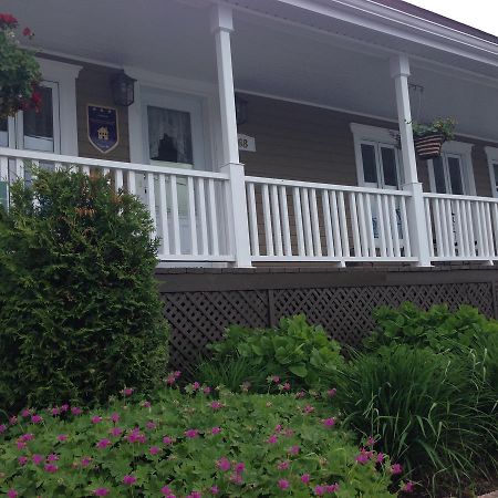 Auberge La Fjordelaise & La Rosalie LʼAnse-Saint-Jean Exteriér fotografie